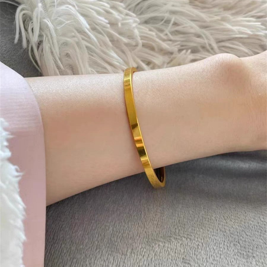 Sleek Minimalist Plain Band For A Sophisticated Versatile Look